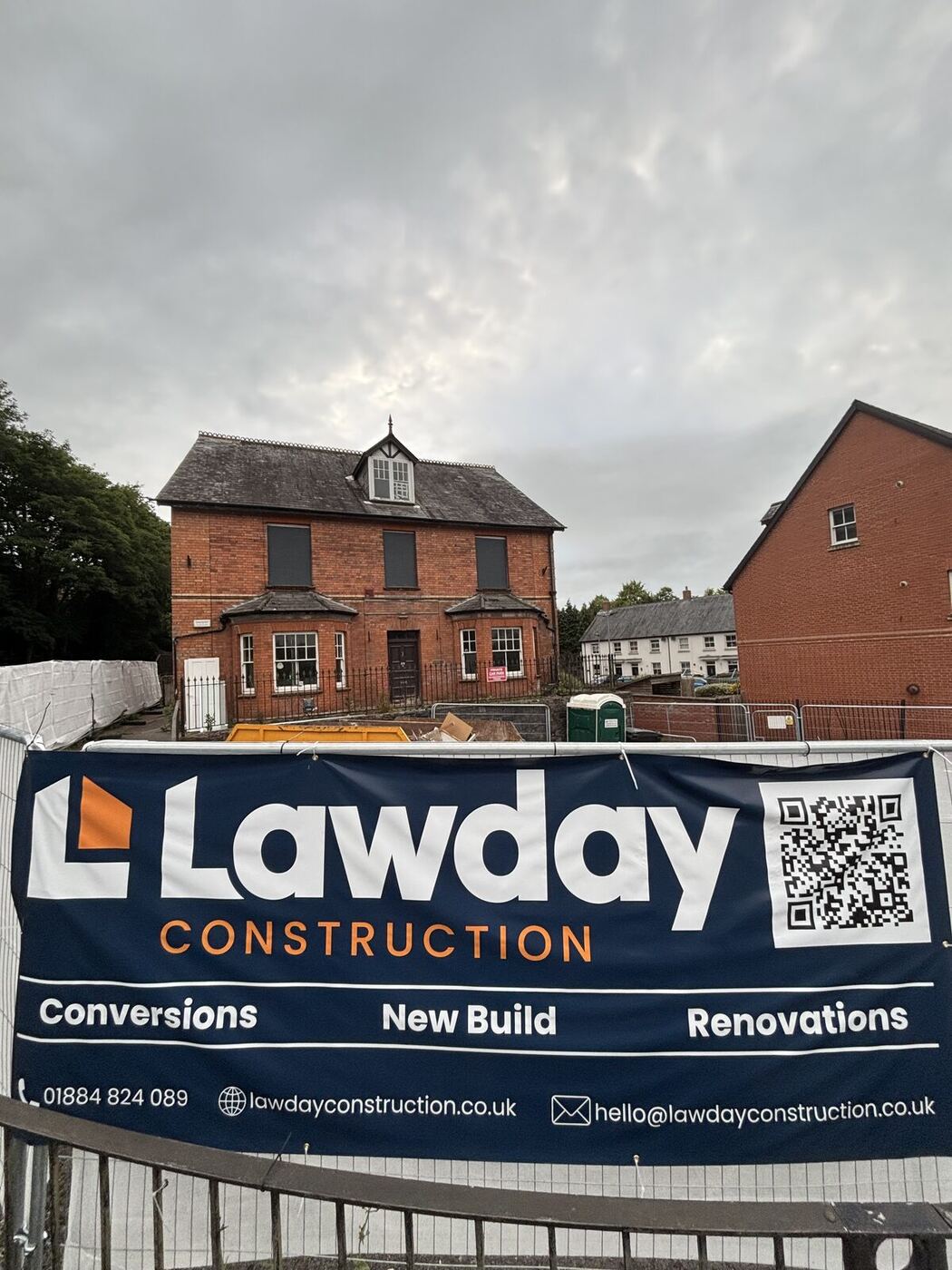 The Laurels site hoarding, Lawday Construction